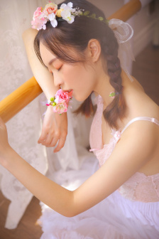 漂亮女人爱吃肉视频